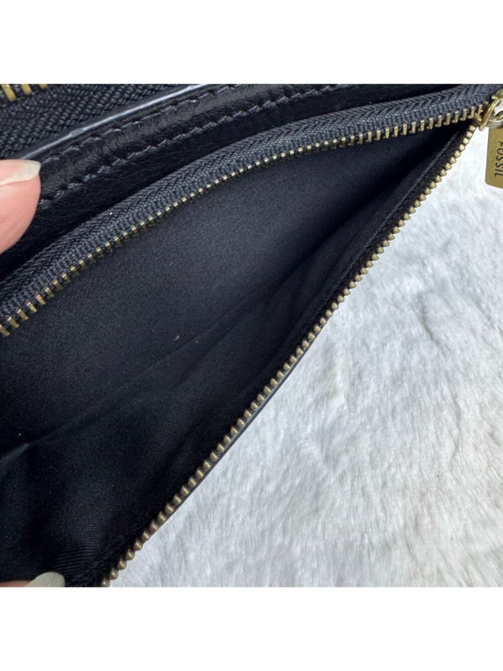 Fossil Black Leather Zip-Around Wallet Gold Accents Multiple Card Slots Logo - Picture 7 of 9